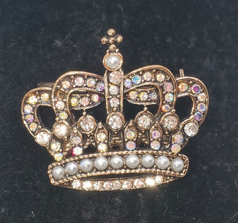 Elegant Royal Crown Brooch Pin Gold Tone Clear AB Rhinestones Faux Pearls