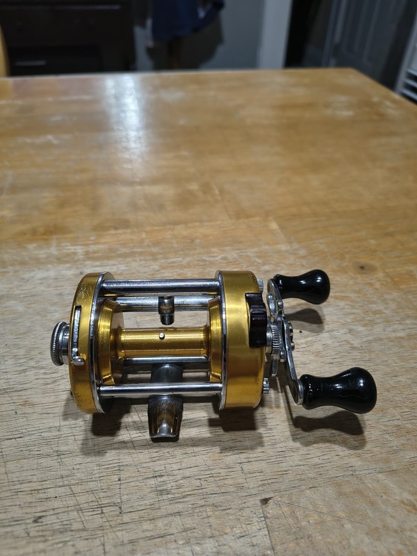 Vintage Penn 940 Levelmatic Casting Fishing Reel Made in The USA!