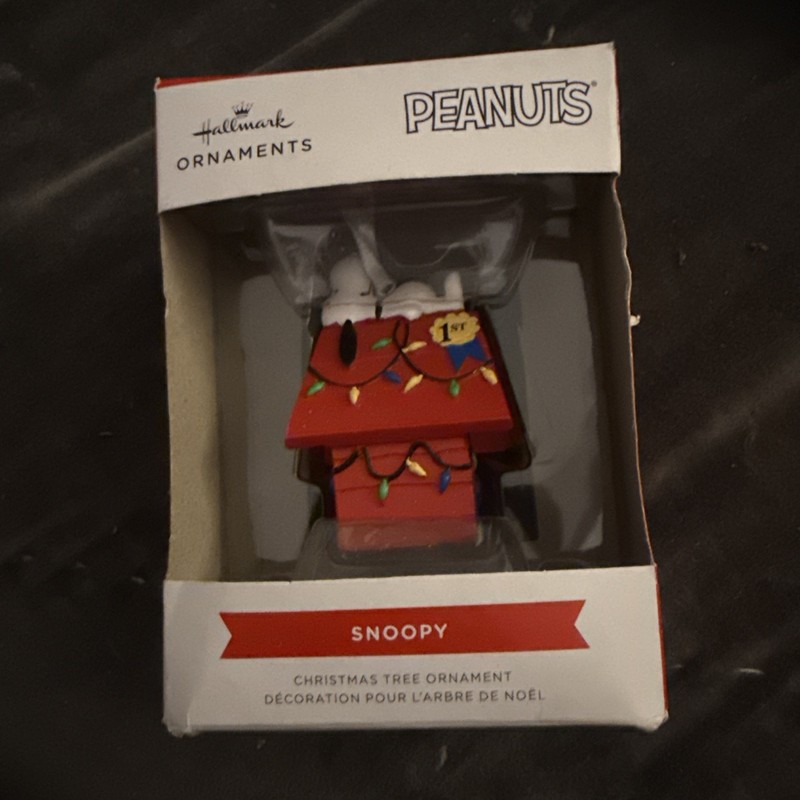 Hallmark Christmas Tree Ornaments 2022 SNOOPY ON DOGHOUSE Peanuts RED BOX 1st