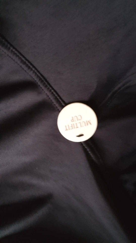 Traje de baño Artesands UPF50+ de una pieza- taza multiajuste seguro para el sol negro nuevo con etiquetas Foto 3 de 4