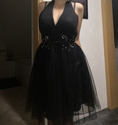 Edles Abend Kleid Mit Glitzer  Stickereien   Aus  Boutique