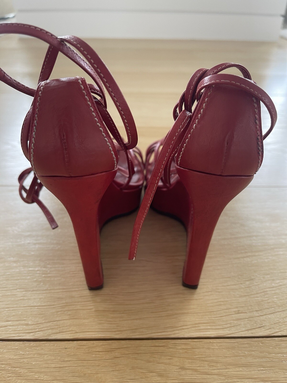 YVES SAINT LAURENT Sandali con zeppa e cinturino rosso vino taglia 38 (UK5)