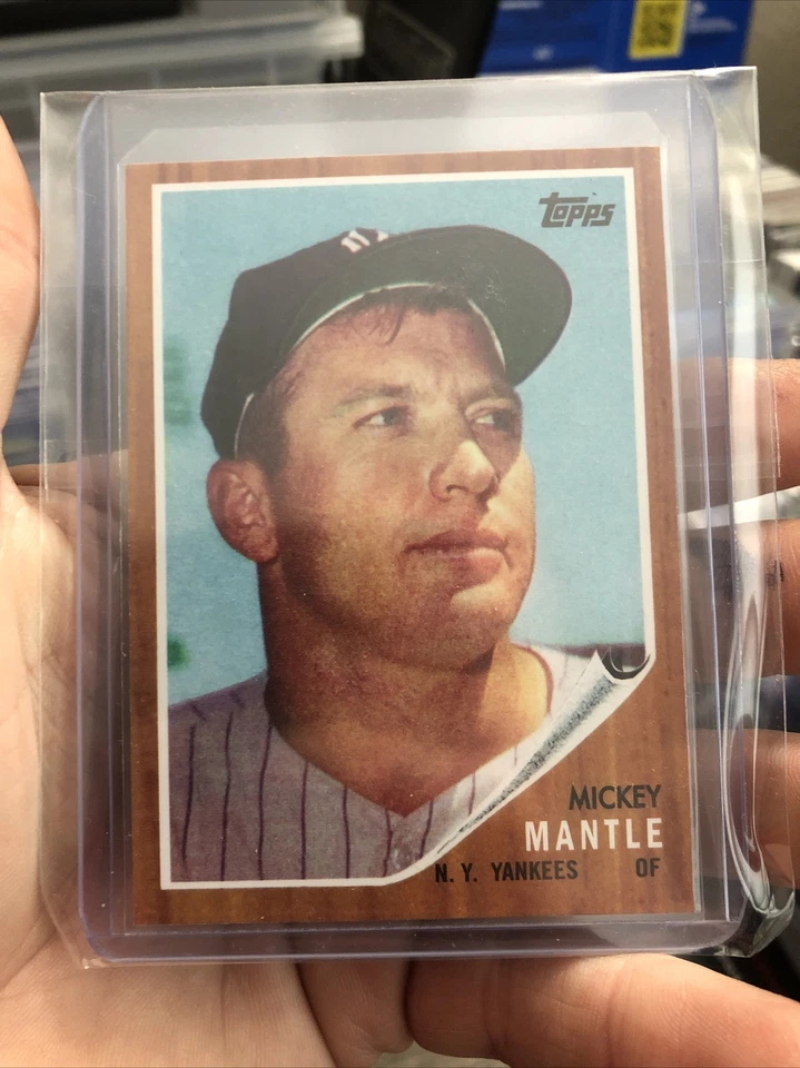 MICKEY MANTLE 2010 Topps Cards Your Mom Threw Out Reprint Back #200 Yankees - Image 3 of 4
