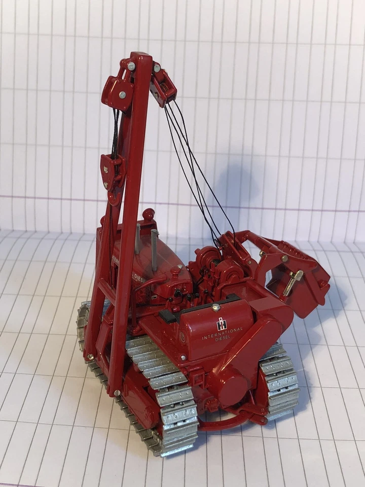 SpecCast IH International TD-24 cingolato diesel con strato di tubi 1:50 The Agi - Immagine 4 di 4