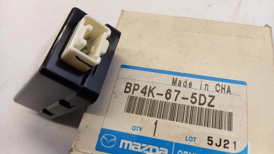 Centralina Keyless originale MAZDA 3 (BK) 2003 BP4K675DZ - Immagine 2 di 3