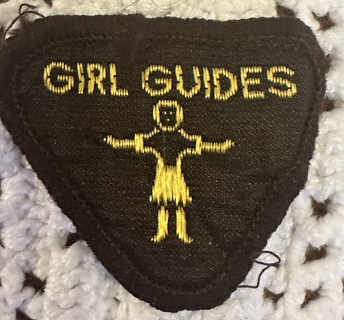 Vintage Brown & Yellow Embroidered Triangle Girl Guides Badge - Picture 2 of 5