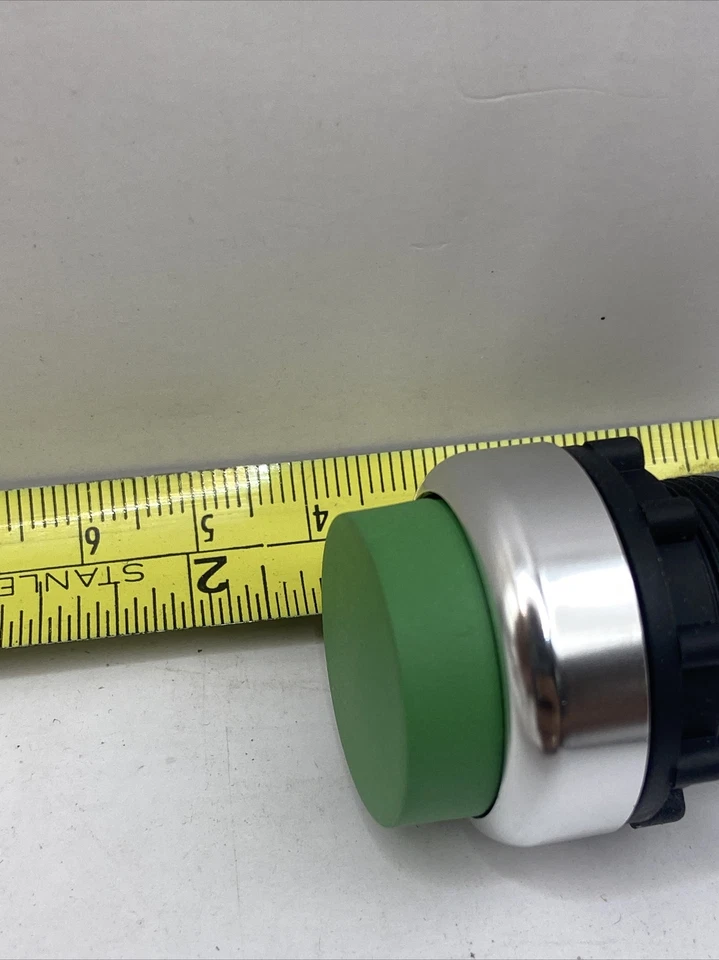 Interruptor pulsador Omron A22NZRPMNGA nuevo stock antiguo, momentáneo, verde, LED V13 Foto 4 de 4