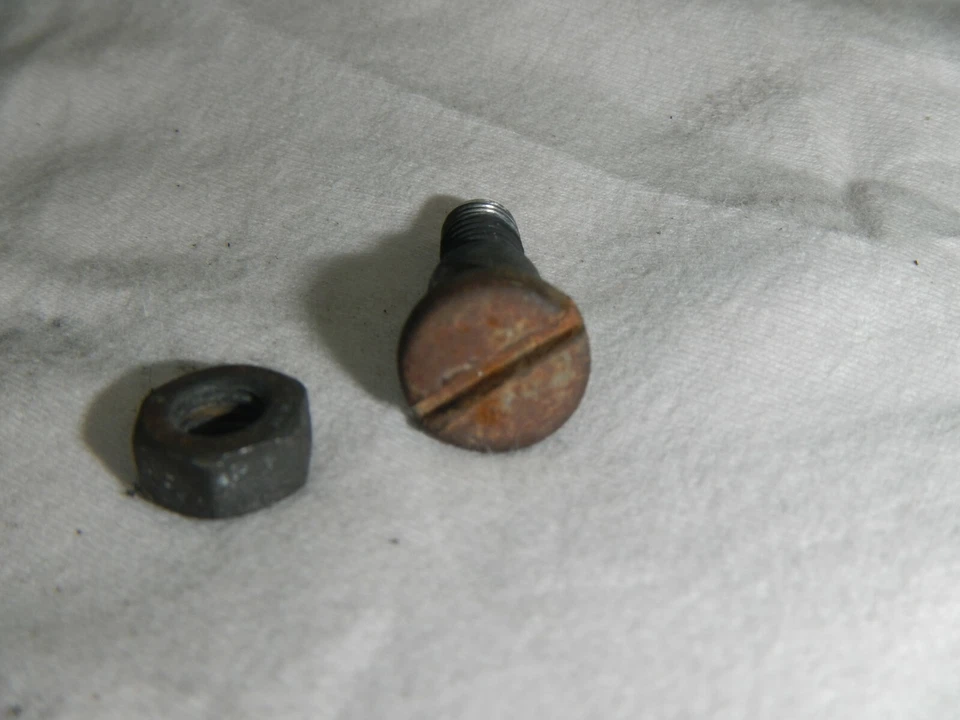 Tornillo de pivote de montaje de palanca de embrague de freno delantero 1982 Husqvarna 430 XC XC430 430XC #5 Foto 3 de 3