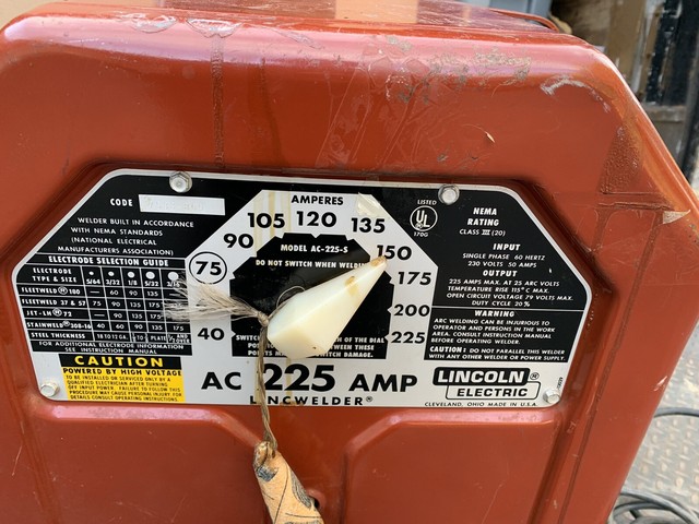 G124755 Lincoln Electric Ac-225-s Variable Voltage AC Arc Welder for