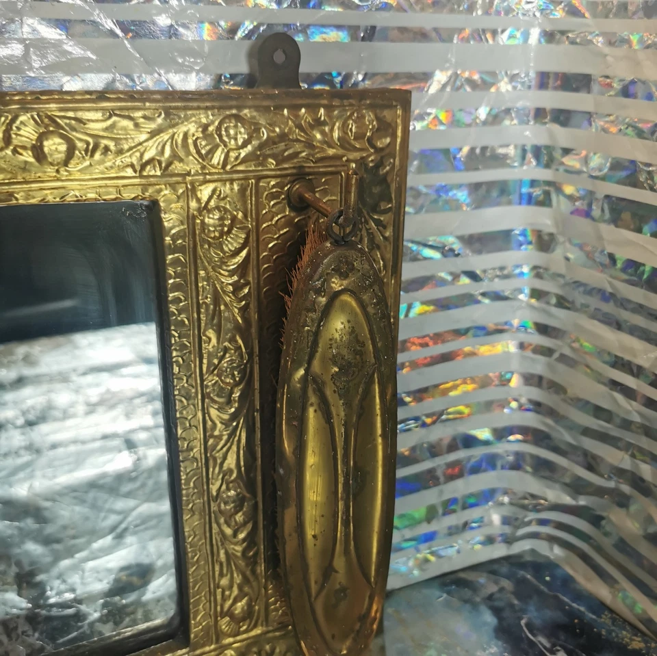 Wall Hanging Scottish Thistle Embossed Large Brass Hall Mirror 2 Clothes Brush - Image 3 of 4