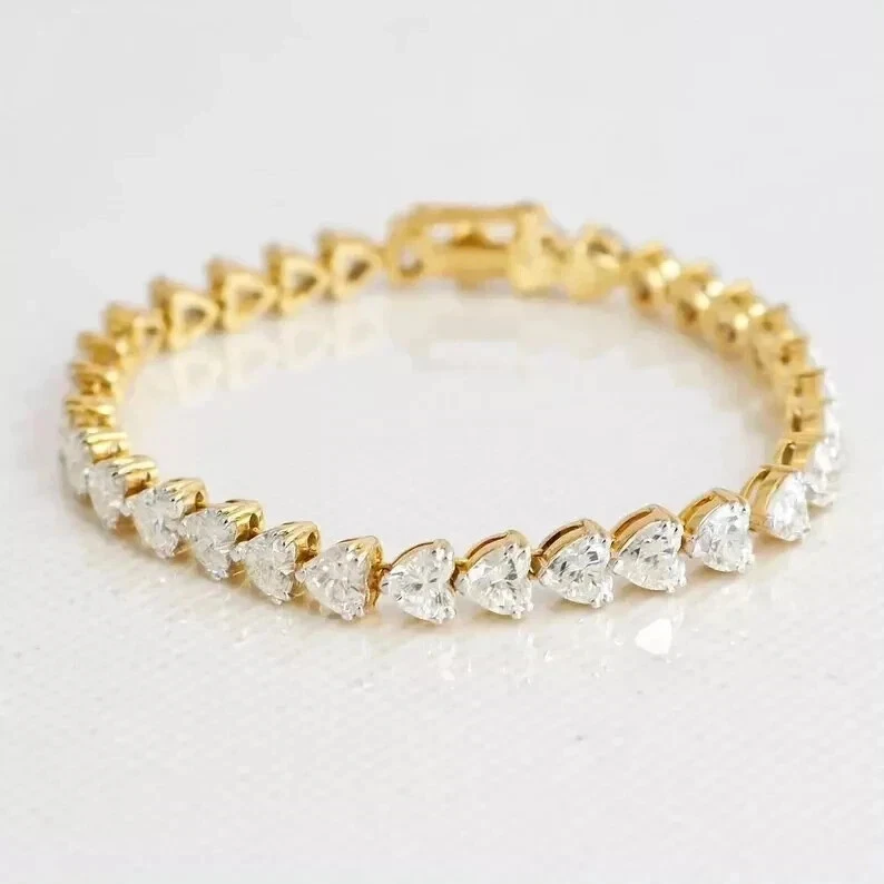 Brazalete tenis para mujer 8 quilates enchapado en oro amarillo de 14 quilates con diamantes simulados corte corazón Foto 3 de 4