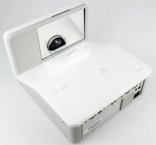 SMART UF70 3000 ANSI Lumens 4:3 HDMI Ultra Short Throw DLP Projector + Remote