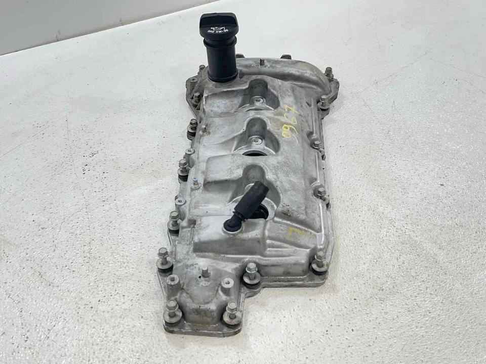 Fits 2013 - 2016 GMC ACADIA 3.6L LH Driver Side Valve Cover 12617165 OEM - Image 2 of 4