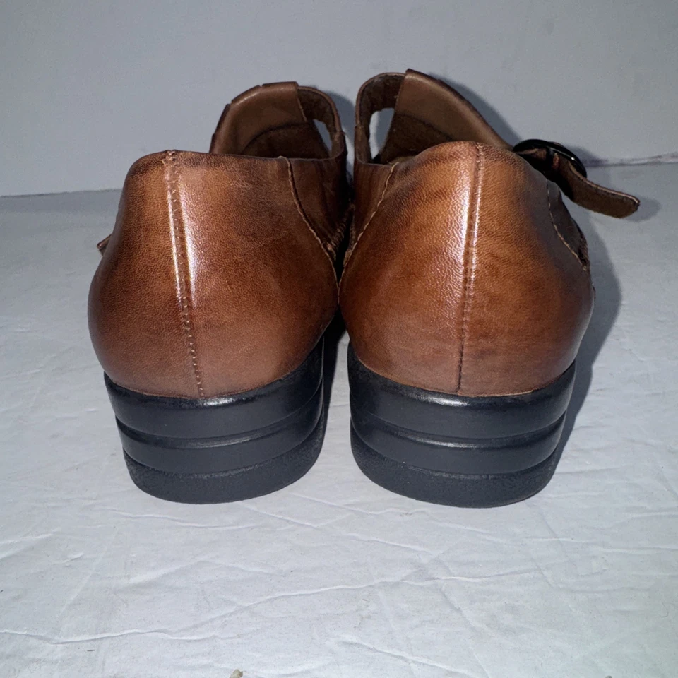 Durango Life Stride Brown Leather Loafer Shoes Women 8.5w Woven Slip On Buckle - Image 4 of 4