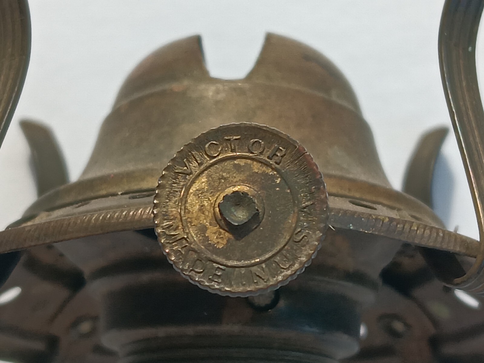 Antique VICTOR Oil Lamp Burner, Fitter 2 1/4