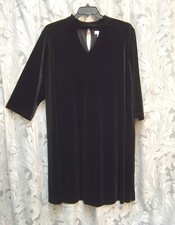 3X 2X BOUTIQUE BLACK SOFT VELOUR STRETCH KNEE LENGTH CUT OUT FRONT SHIFT DRESS