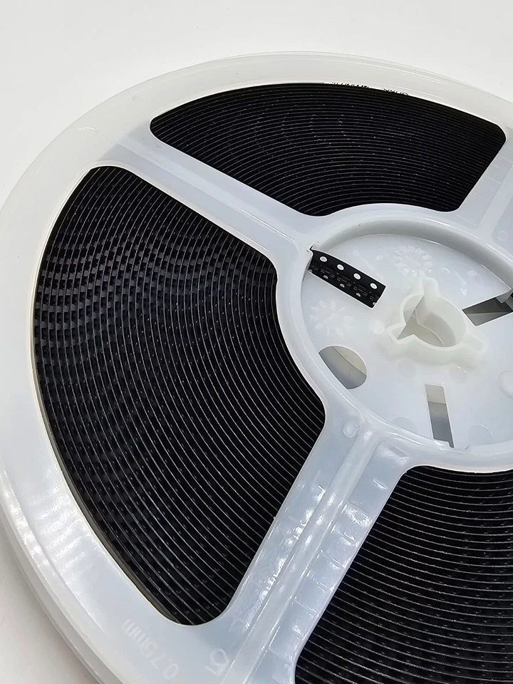 6000 piezas Diodos y Rectificadores Schottky Panjit BAS40S_R1_00001 40V, Schottky, SOT-23 Foto 2 de 4