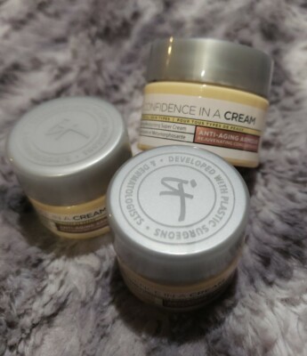 IT Cosmetics Confidence in a Cream - Anti-aging armour. Total 29ml
