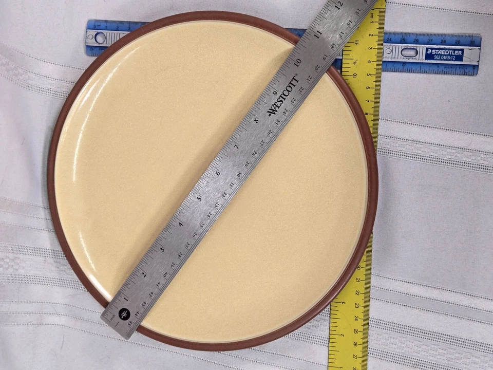 Denby Juice Dinner Plate Lemon Yellow - Image 2 of 3