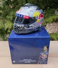 Sebastian Vettel Red Bull RB8 Sao Paulo World Champion 2012 Helm 1:2 Minichamps