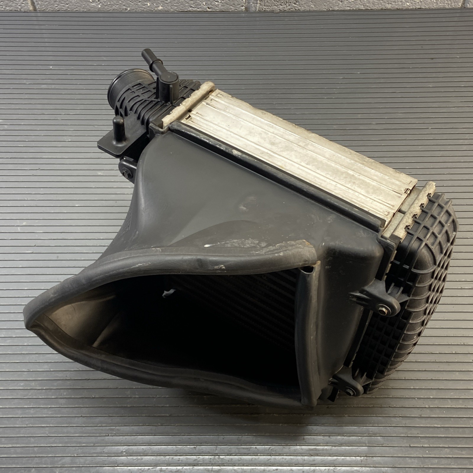 2019-2022 Maserati Levante M161 3.0L V6 Front Right Inrecooler W/ Air Duct OEM