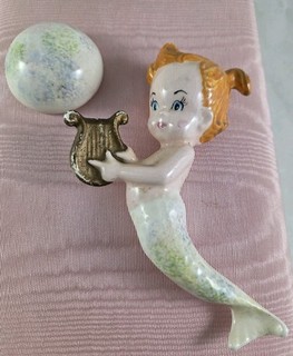 VTG MCM Mermaid Ceramic Wall Plaque W/ Harp & Bubble Bath Decor Red Hair