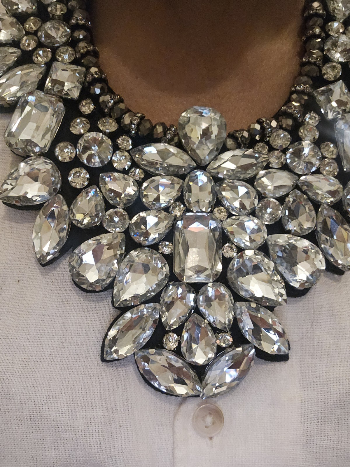 Women’s White Rhinestone Statement Collar/Bib Necklace, Ribbon Chain, Adjustable