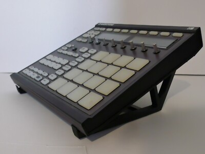 Native Instruments Maschine 22° Desktop Midi Controller Musik Studio Ständer