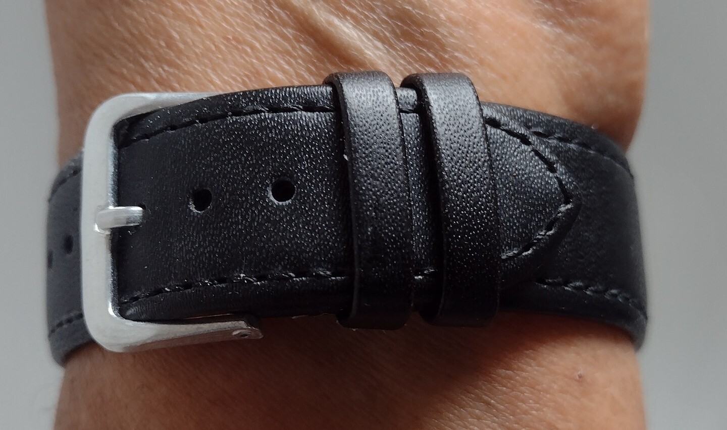 COLLECTIBLE Quartz Watch Geneva Gold Tone Men Women Unisex Teens 2 Piece Strap