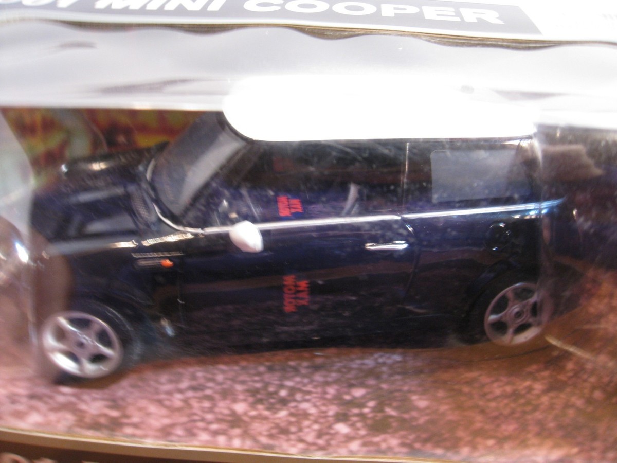 Miniature Burago 1/18 - Mini Cooper 2001 Rouge - Métal - Portes Ouvrantes - Made In Italy
