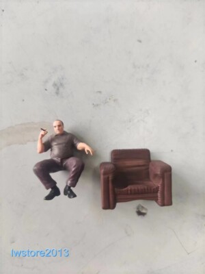 1/18 Minitures Figure Tony Soprano Divano Scena Props Bambola per Auto 1/18 Minitures Figure Tony Soprano Divano Scena Props Bambola per Auto