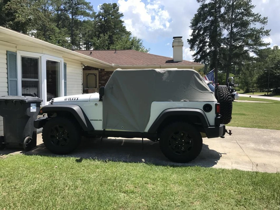 Крышка кабины с дверными клапанами Smittybilt 1068 для 2-дверного Jeep Wrangler JK 2007-2017 годов выпуска - Изображение 2 из 3