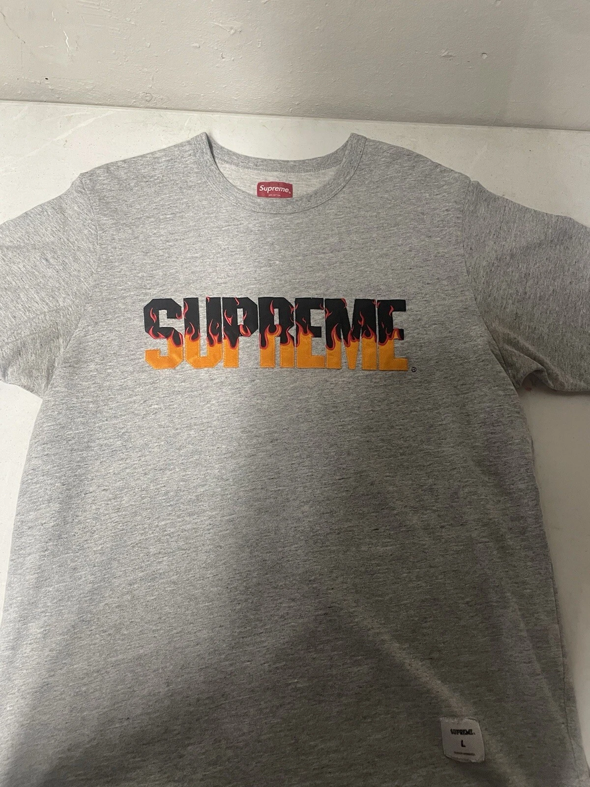 T shirt homme Supreme grandes flammes cousues évasées taille L