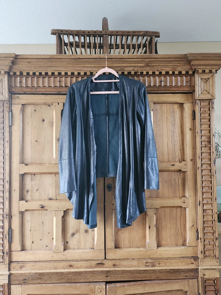 MSRP $1,100 Veda NEW YORK 100% Genuine Leather Open Cardigan/ Jacket Metallic L - Image 2 of 4