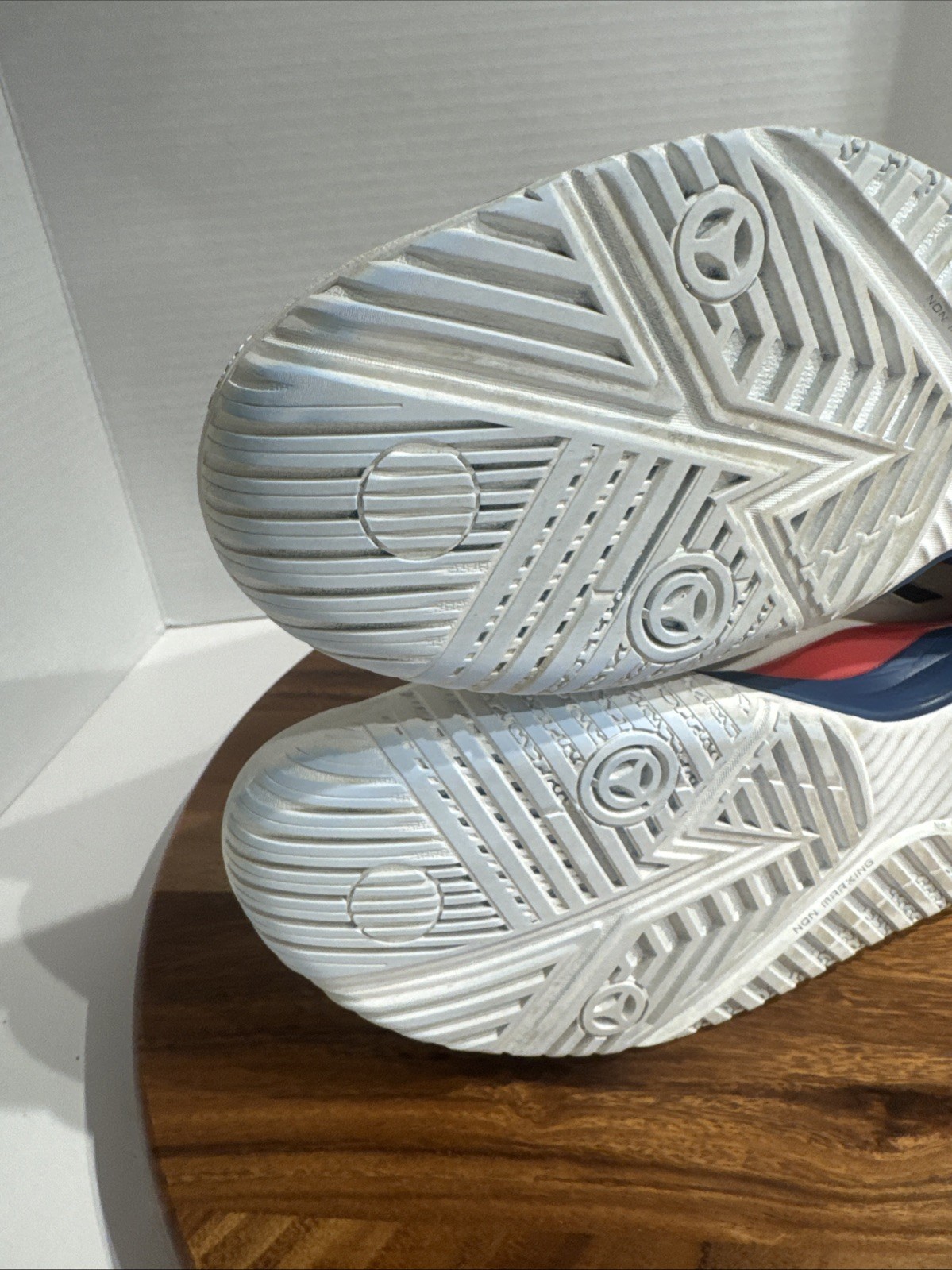 Asics GEL-Resolution 8 Model - F450124 Tennis Shoes Men’s Size 9 thumbnail 9