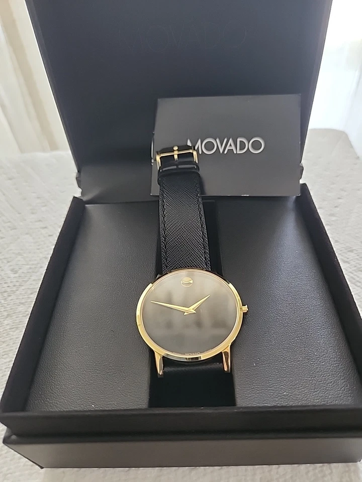 Reloj Movado Classic Museum Hombre Negro Caja Dorada Foto 2 de 3