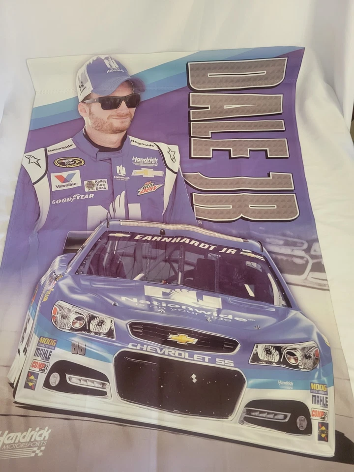 Banner vertical Dale Earnhardt Jr 2015 Nation Wide/Hendrix 40" x 28" Foto 3 de 4