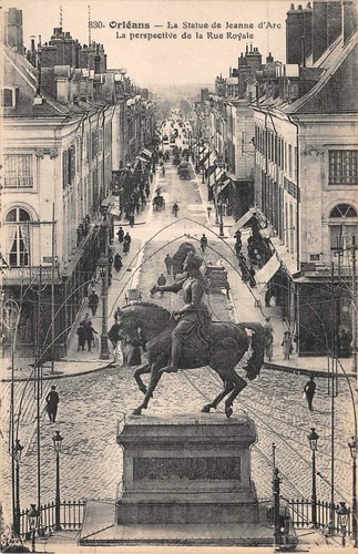 CPA ORLÉANS la statue de Jeanne d'Arc la perspective de la rue Royale (236231) - 第 1/2 張圖片