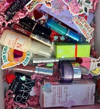 6-7 Random High End Beauty Products Sample/deluxe Sizes