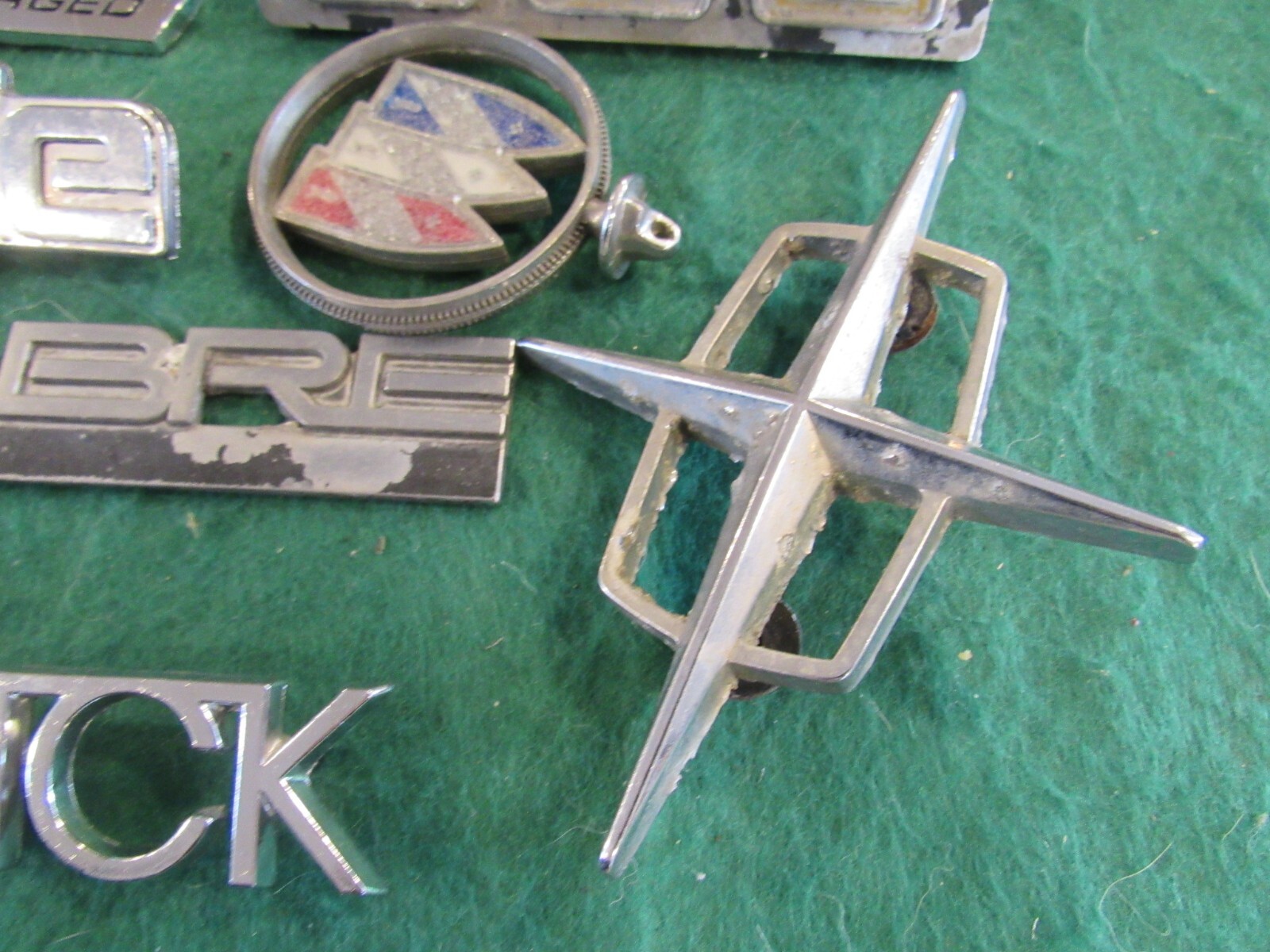 21 CT All Vintage Metal Emblem LOT Lincoln Cadillac AMC Buick FREE SHIP