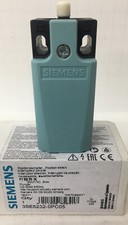 NEW SIEMENS AG 3SE5232-0PC05 240V 6A PLUNGER SWITCH
