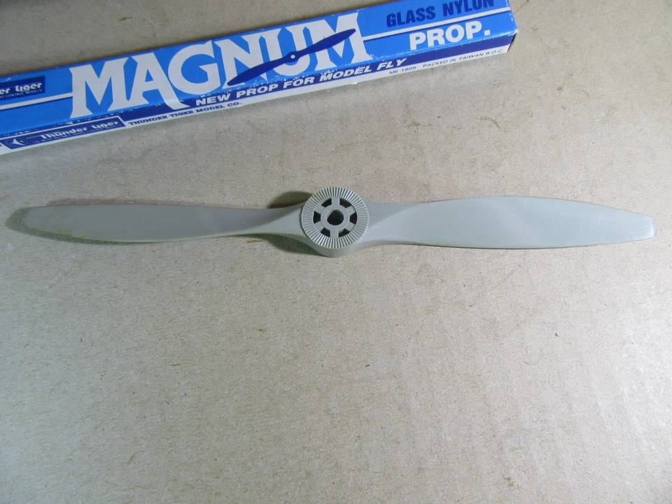 355X Thunder Tiger Me 1805 Glass Nylon Propeller 8X4.5 Grey RC New + Bag - Image 4 of 4