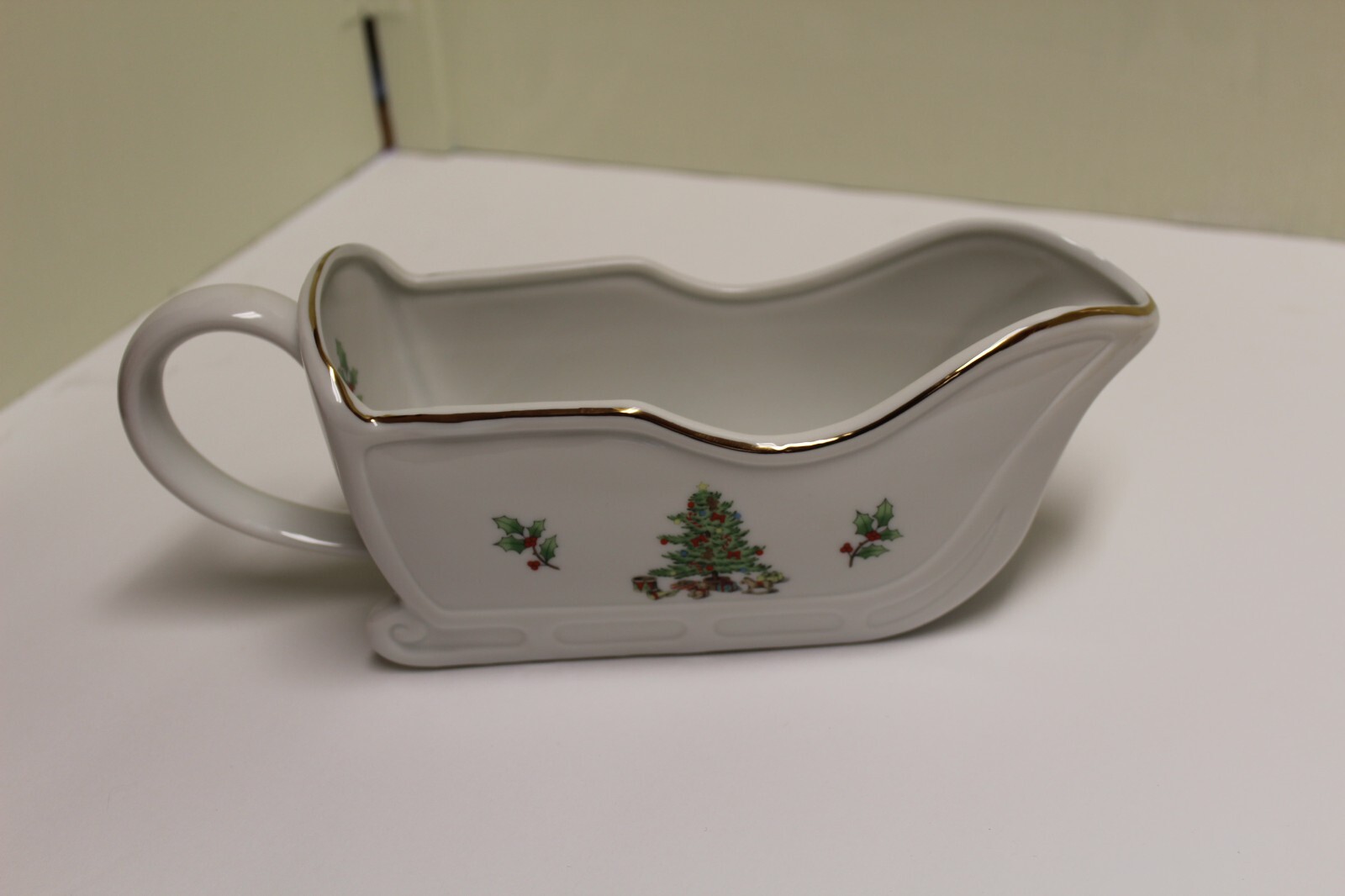 Holiday Hostess Christmas Sleigh Gravy Boat Original Box eBay