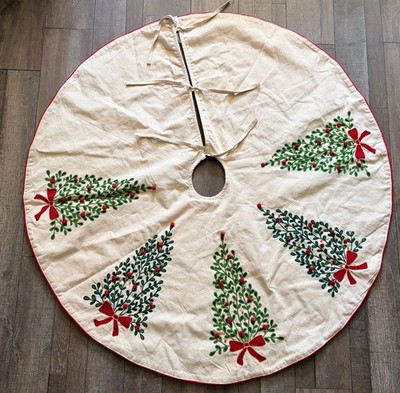 Nicole Miller Christmas Tree Skirt Embroidered Trees 3D berries Jingle Bells