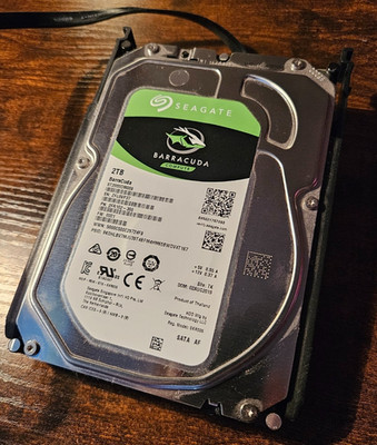 Seagate Barracuda 2TB 3.5'' SATA III Internal Hard Drive (ST2000DM001)