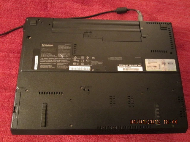 USADO Lenovo ThinkPad R61e 15.4" (80 GB, Intel Celeron M, 1.86 GHz, 512 MB) Foto 3 de 4