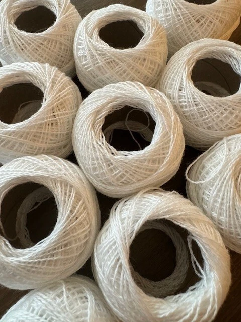 Hilo de ganchillo/bordar hilo de algodón blanco - juego de 10 rollos Foto 4 de 4