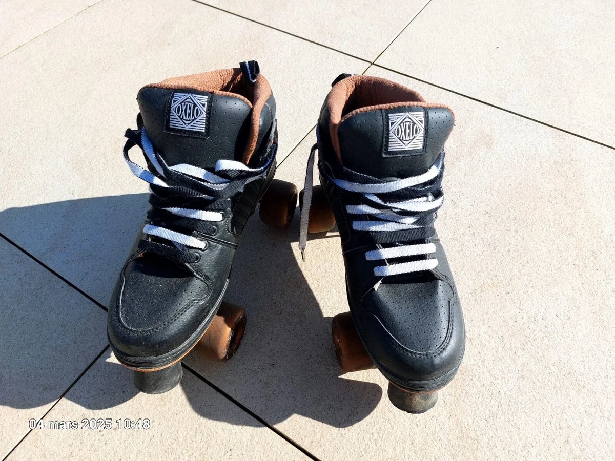 PAIRE de PATINS CHAUSSURES À ROULETTES HOLY T10
