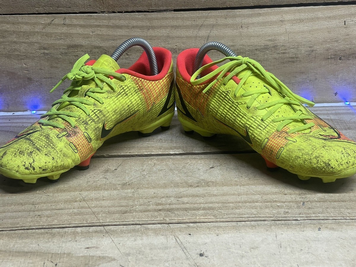 Nike Mercurial Vapor 14 Academy MG Yellow Kids Size 4.5 Nike Mercurial Vapor 14 Academy MG Yellow Kids Size 4.5
