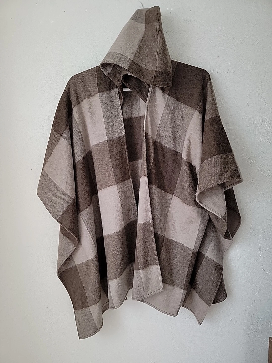 Dillards ALL Hooded Poncho Wool Cashmere Beige Brown Plaid Oversized